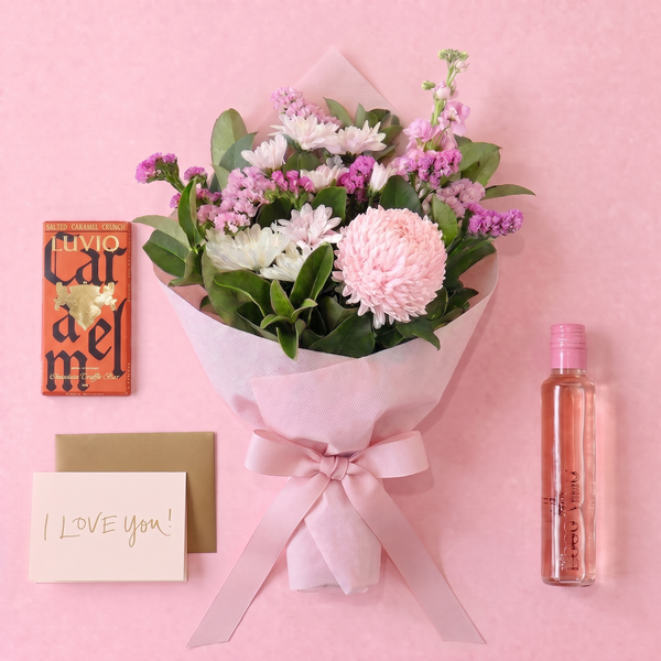 I Love You Gift Hamper – Flowers, Wine & Chocolate