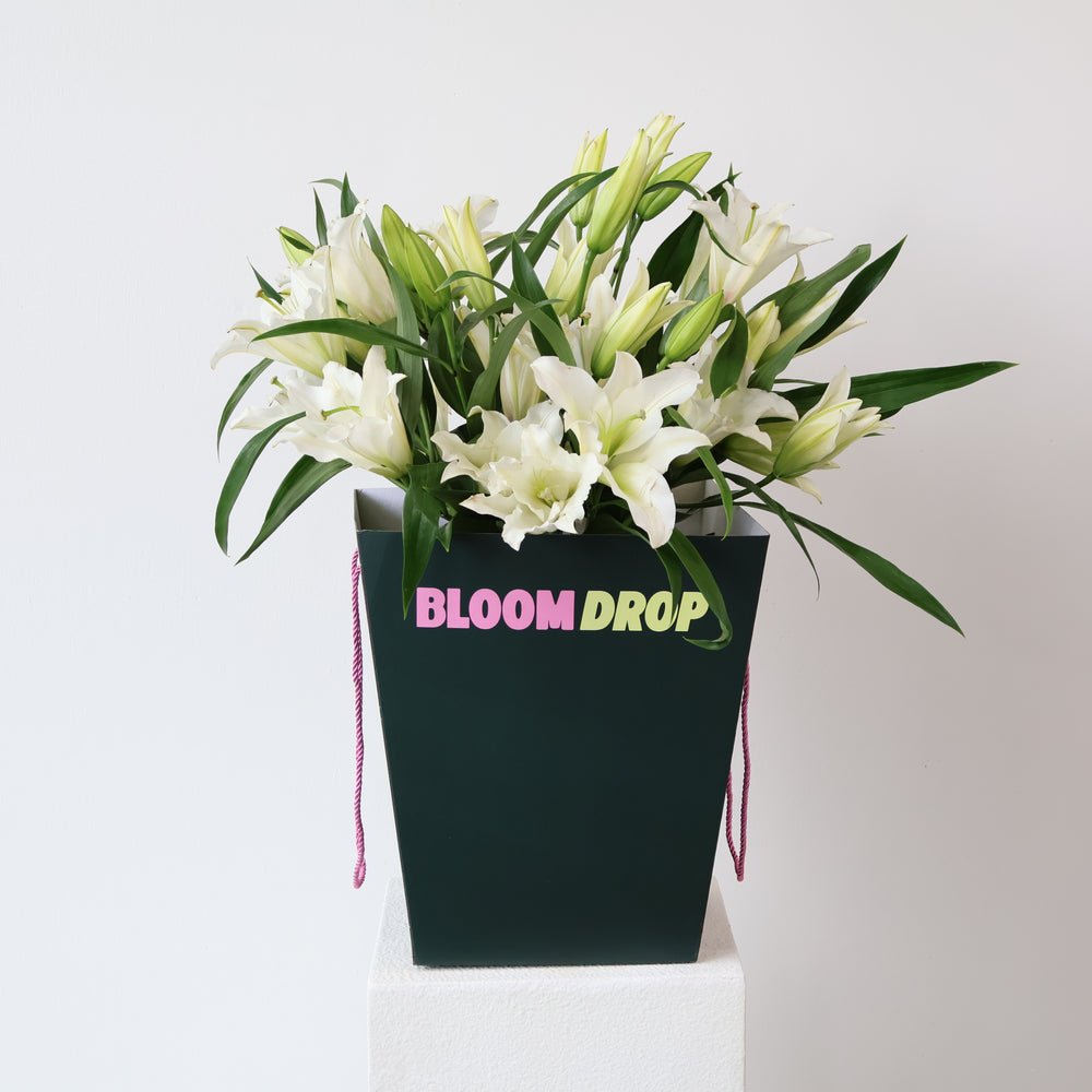 Oriental Lilies En Masse