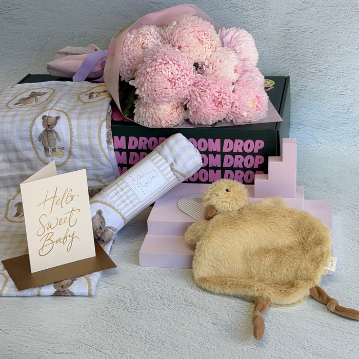 New Baby Girl Gift Hamper – Flowers & Baby Gifts
